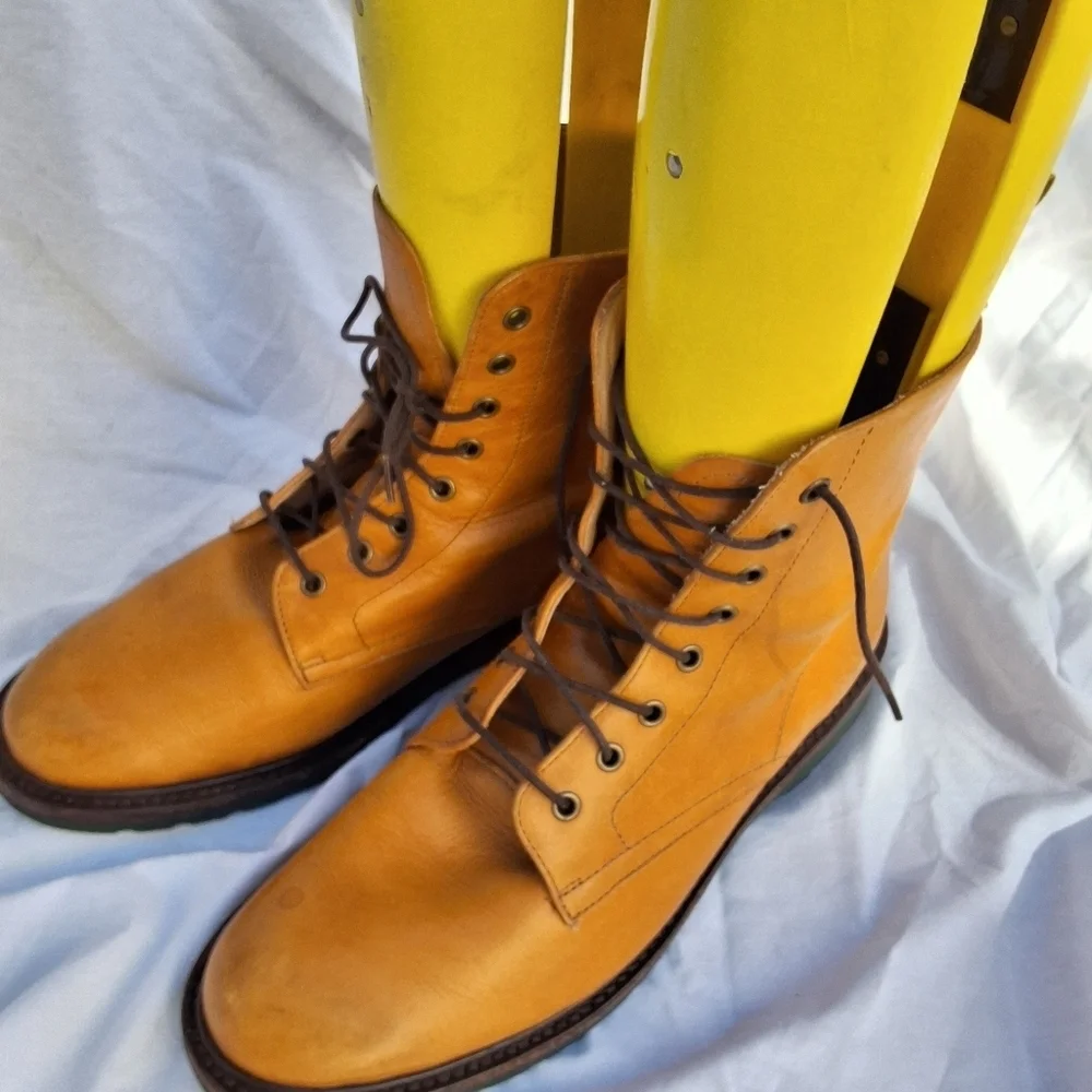 Dr. Martens Felicity Leather tie up boots M8/ W10